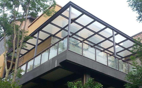 南阳别墅天台玻璃雨棚安装厂家的选择，看厂家那几个方面？