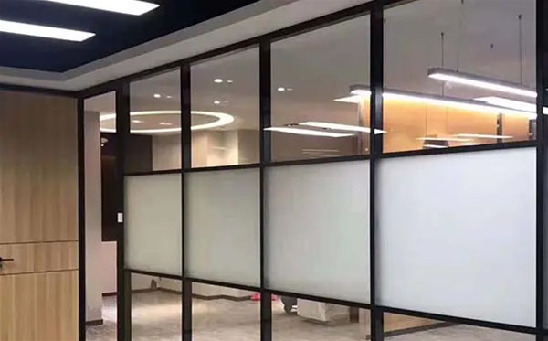 办公室玻璃隔断的种类有哪些呢？